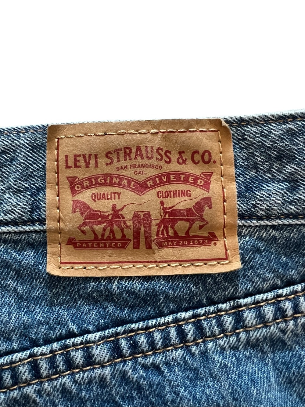 Levi’s 100% Cotton Classic High-Waisted Mom Shorts Blue Denim- 18W - Picture 4 of 8